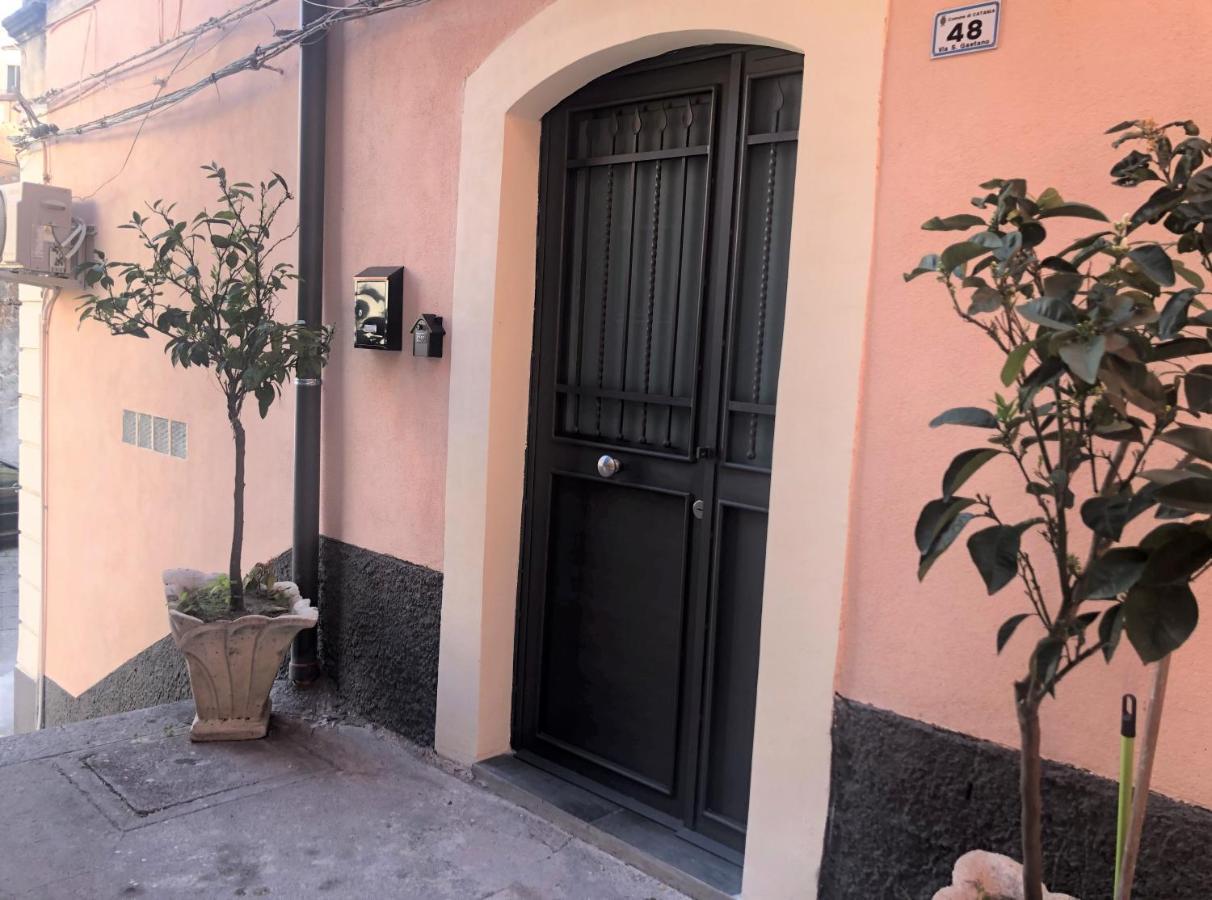شقة La Casa Di Karola كاتانيا المظهر الخارجي الصورة